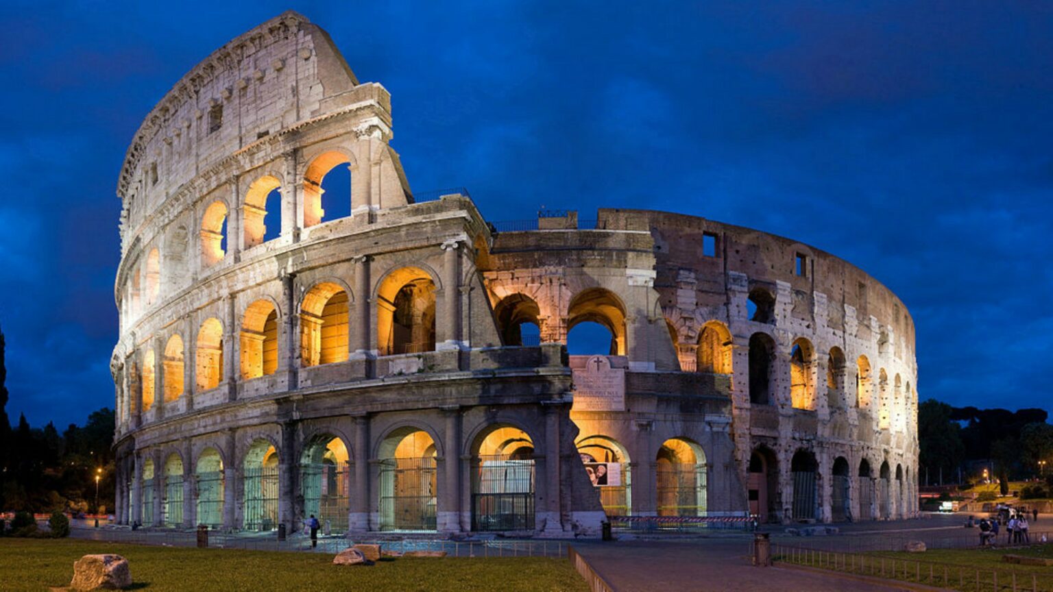 Le Colisée de Rome en travertin